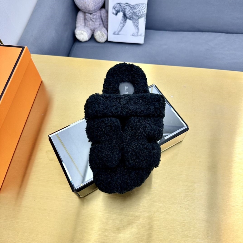 H**mes slippers